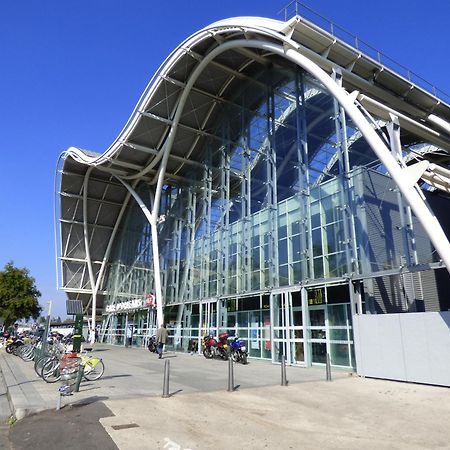 37M2 Lumineux Face Gare Sncf, Wifi Et Cafe Et The Offerts Appartement Orléans Buitenkant foto