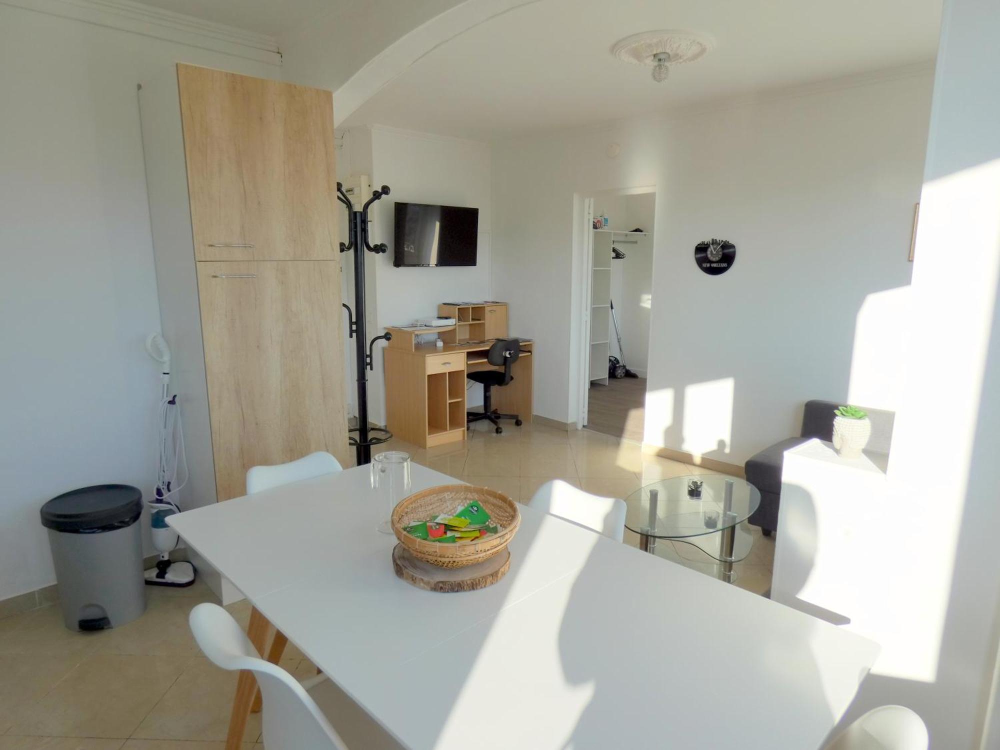 37M2 Lumineux Face Gare Sncf, Wifi Et Cafe Et The Offerts Appartement Orléans Buitenkant foto